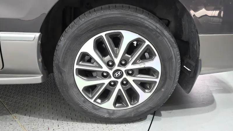 Hyundai Grand Starex