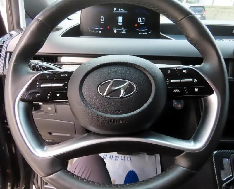 Hyundai Staria