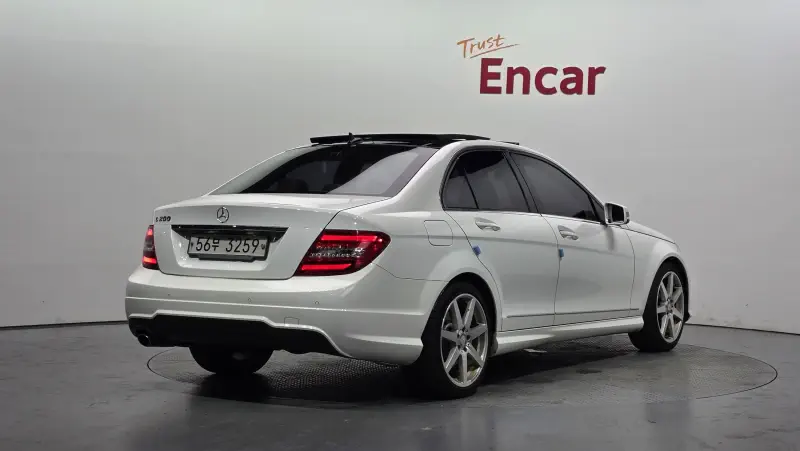 Mercedes-Benz C-Class