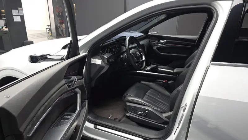 Audi e-tron