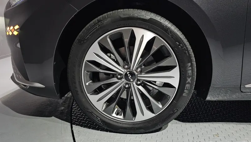 Kia K8