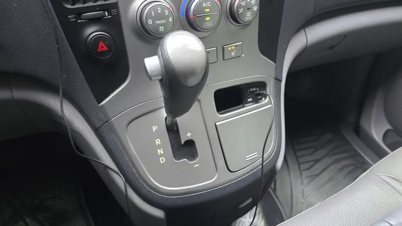 Hyundai Grand Starex