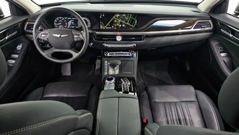 Genesis G90
