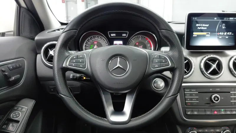Mercedes-Benz GLA-Class