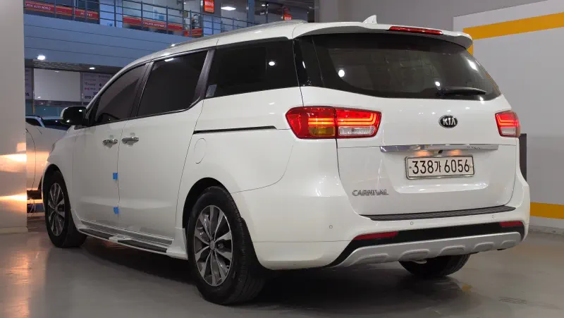 Kia Carnival