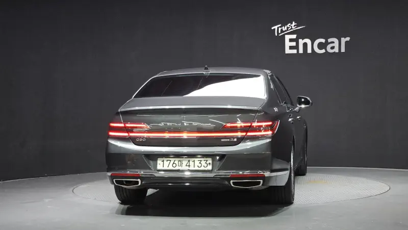 Genesis G90