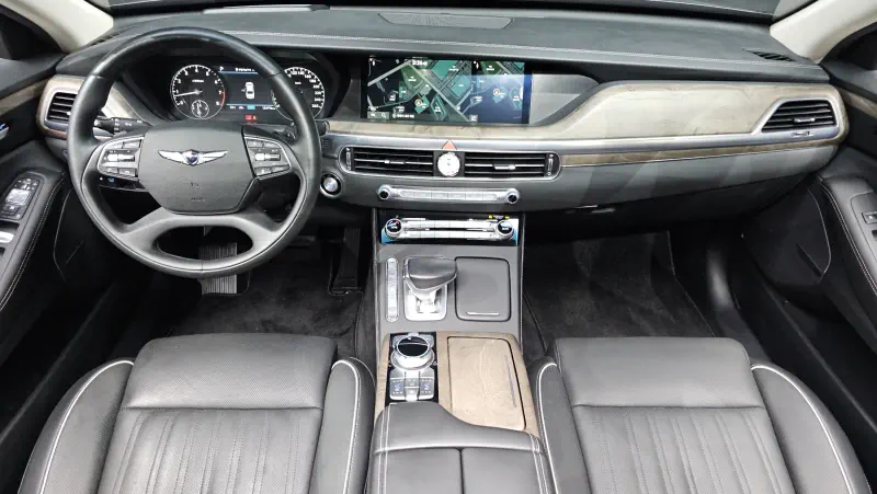 Genesis G90