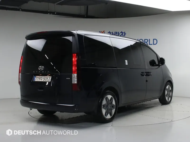 Hyundai Staria