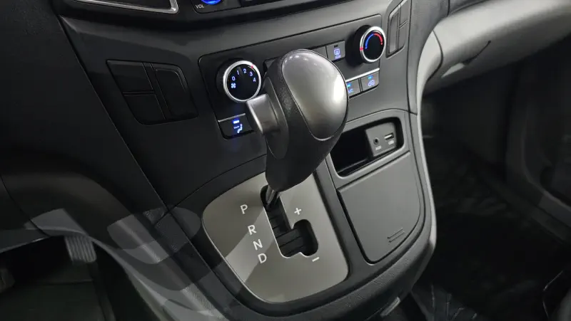 Hyundai Grand Starex