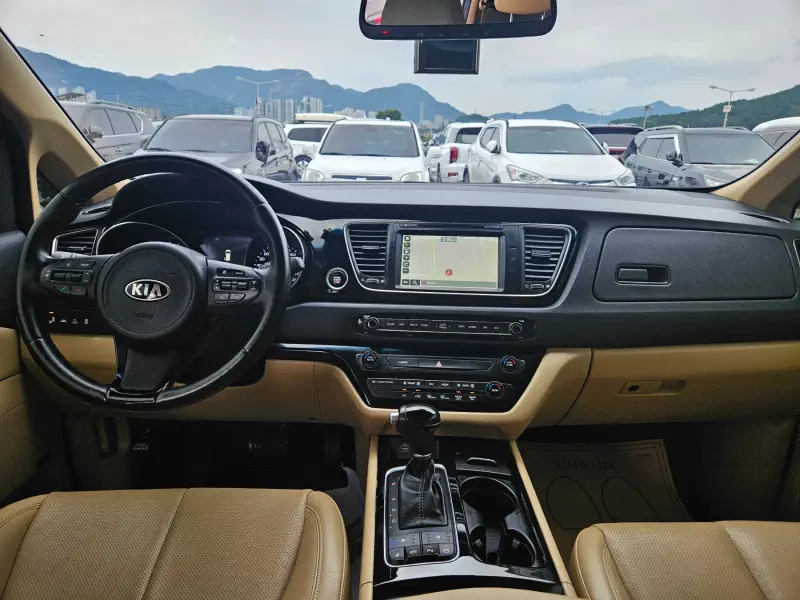 Kia Carnival