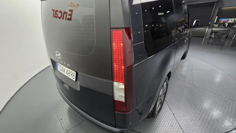 Hyundai Staria