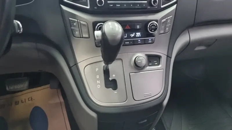 Hyundai Grand Starex