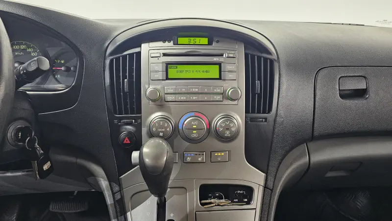 Hyundai Grand Starex