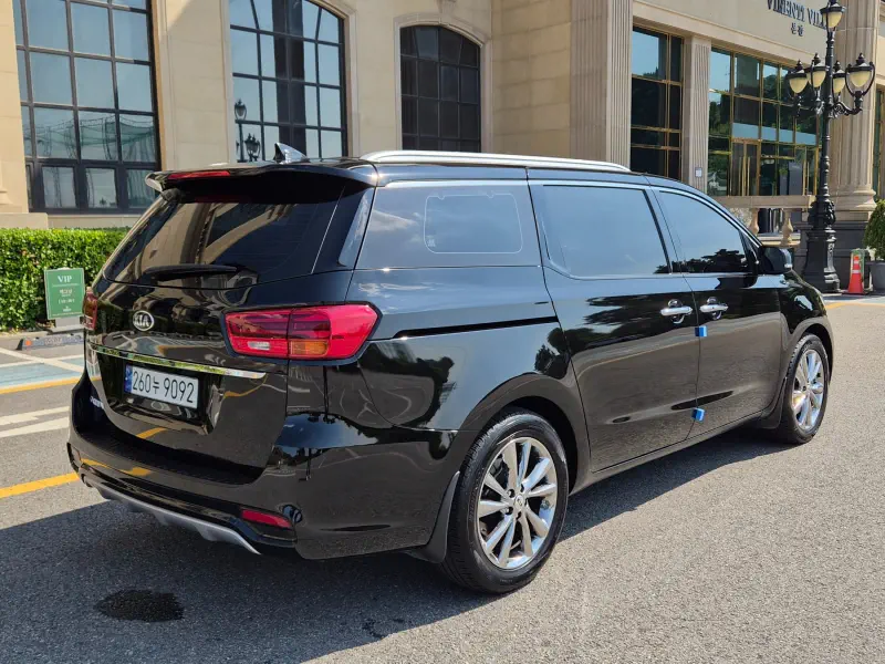Kia Carnival