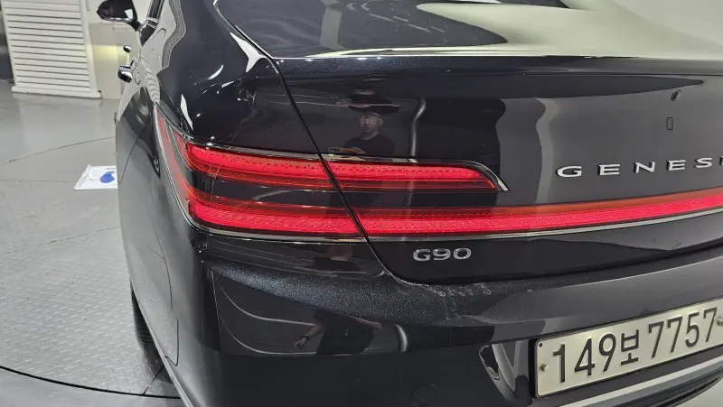 Genesis G90