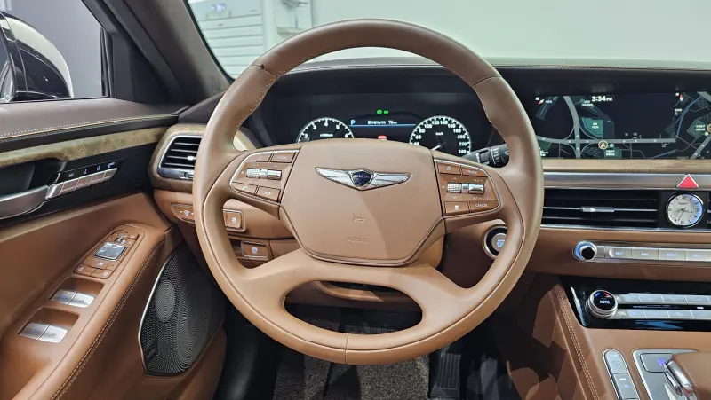 Genesis G90