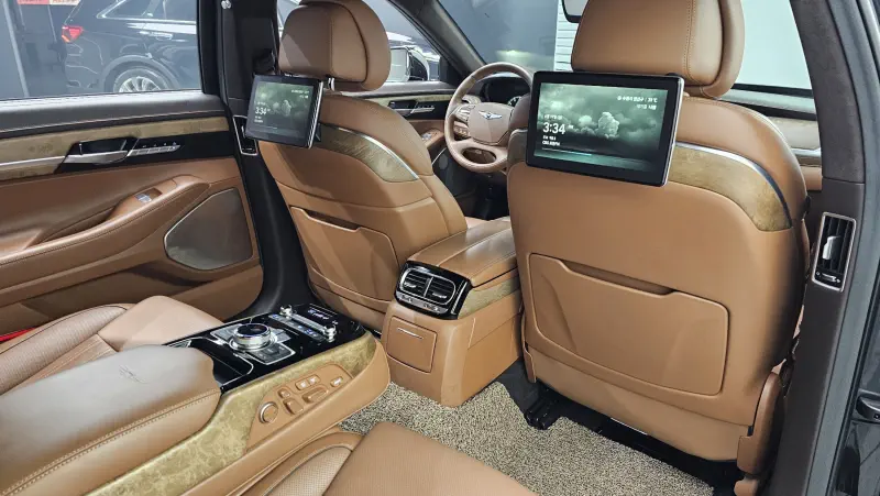 Genesis G90