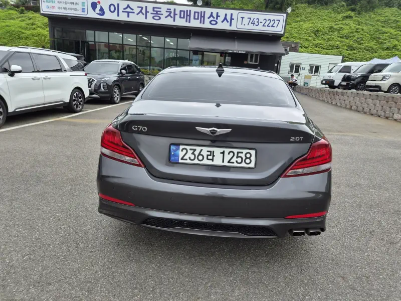 Genesis G70
