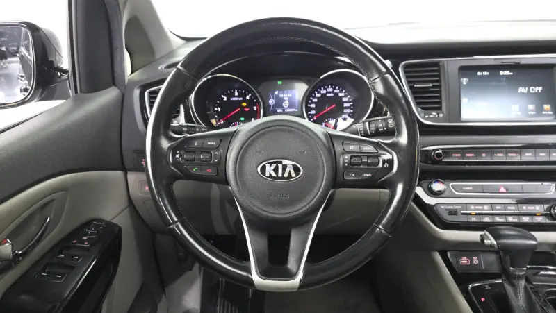 Kia Carnival