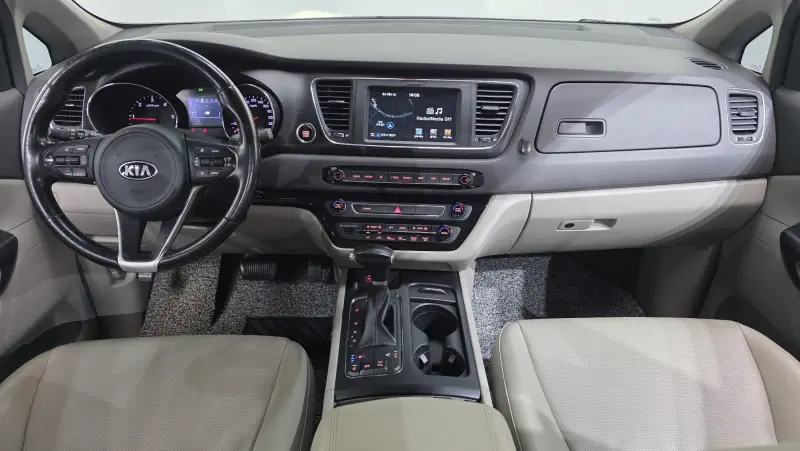 Kia Carnival