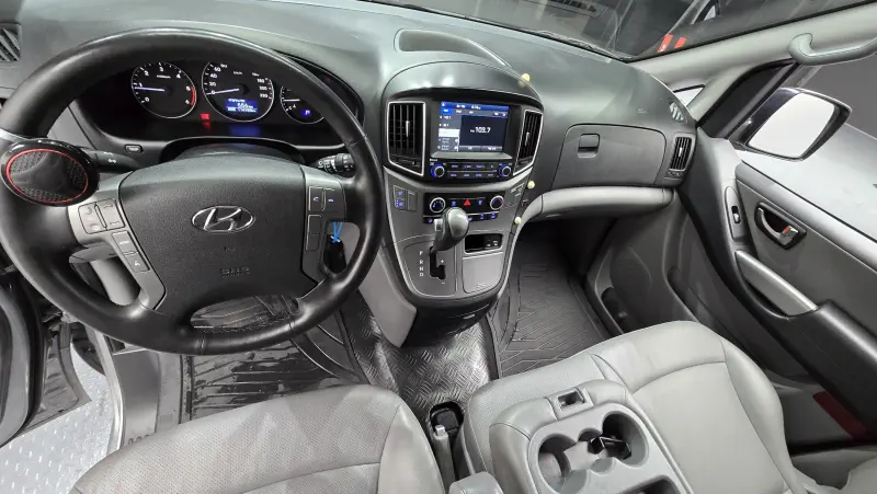 Hyundai Grand Starex
