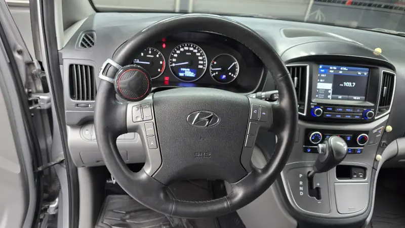 Hyundai Grand Starex