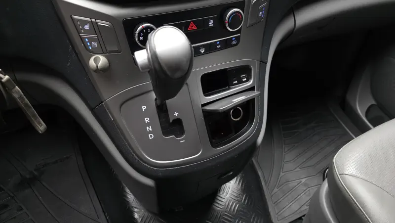 Hyundai Grand Starex
