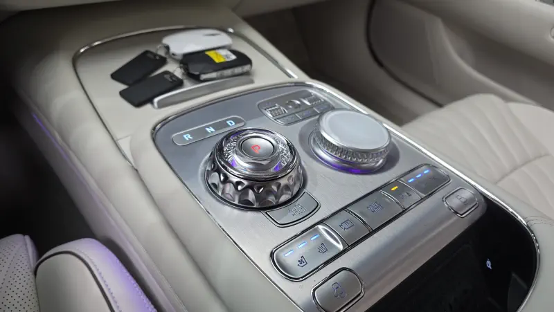 Genesis G90