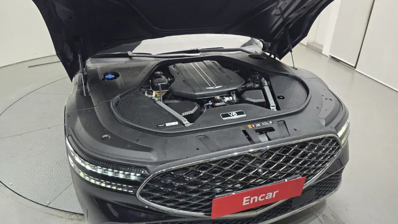 Genesis G90
