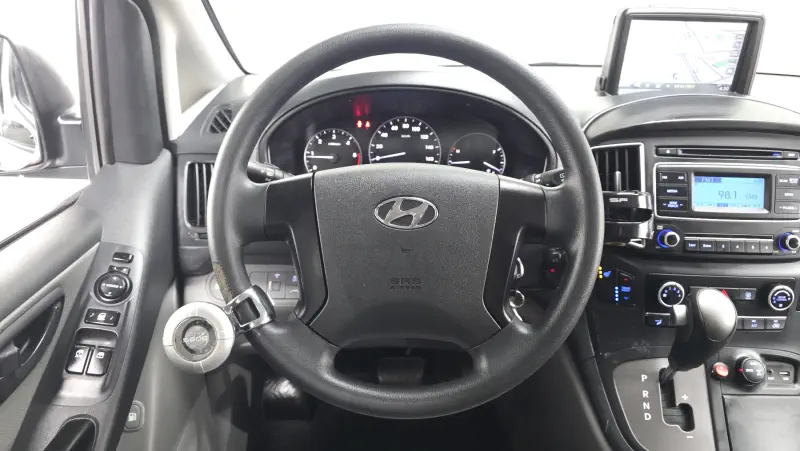 Hyundai Grand Starex