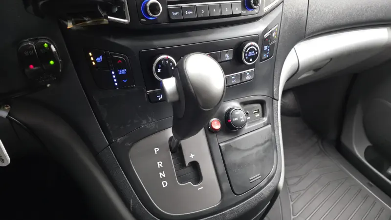Hyundai Grand Starex