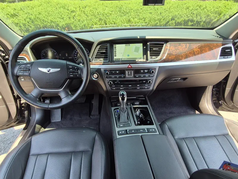 Купить Hyundai Genesis Jeonbuk из Кореи