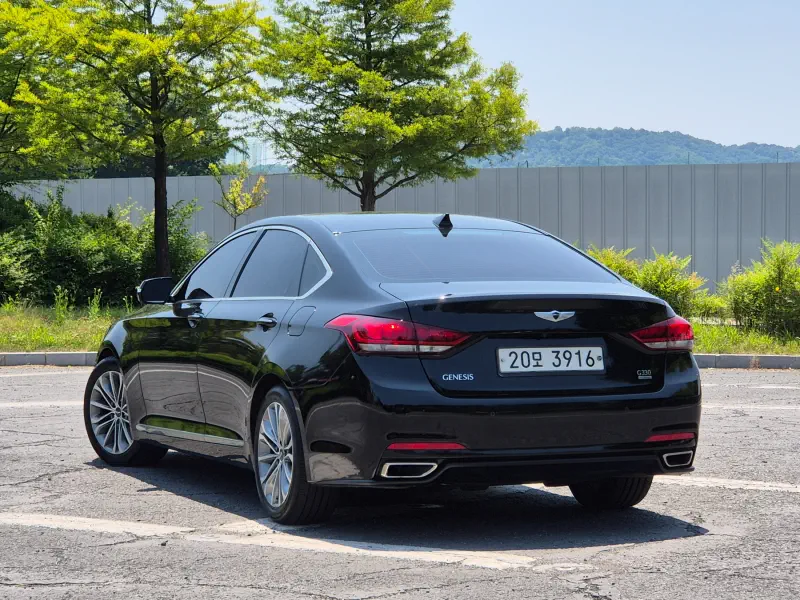 Купить Hyundai Genesis Jeonbuk из Кореи