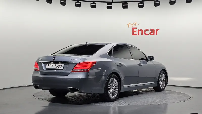 Hyundai Equus