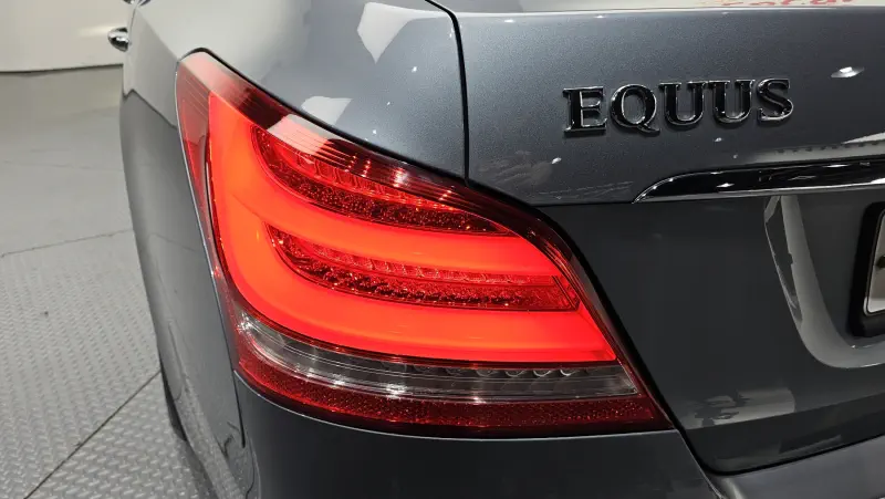 Hyundai Equus