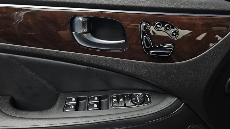 Hyundai Equus