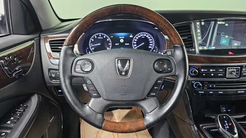 Hyundai Equus