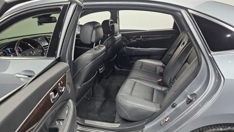 Hyundai Equus
