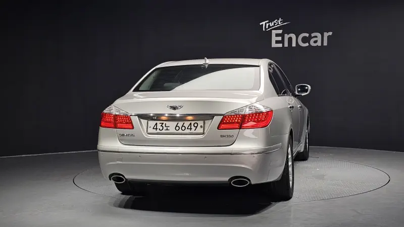 Hyundai Genesis