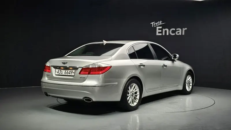 Hyundai Genesis