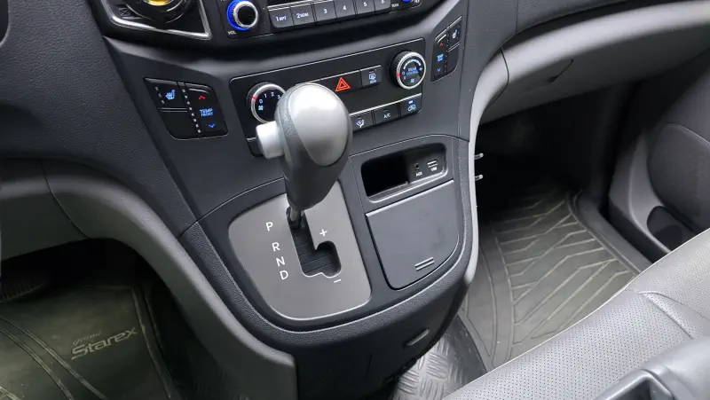 Hyundai Grand Starex
