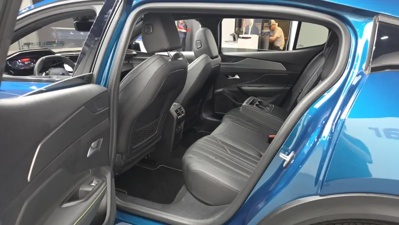 Peugeot 408