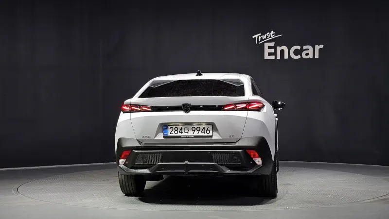 Peugeot 408