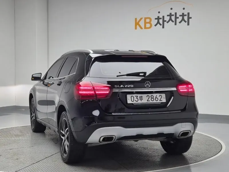 Mercedes-Benz GLA-Class