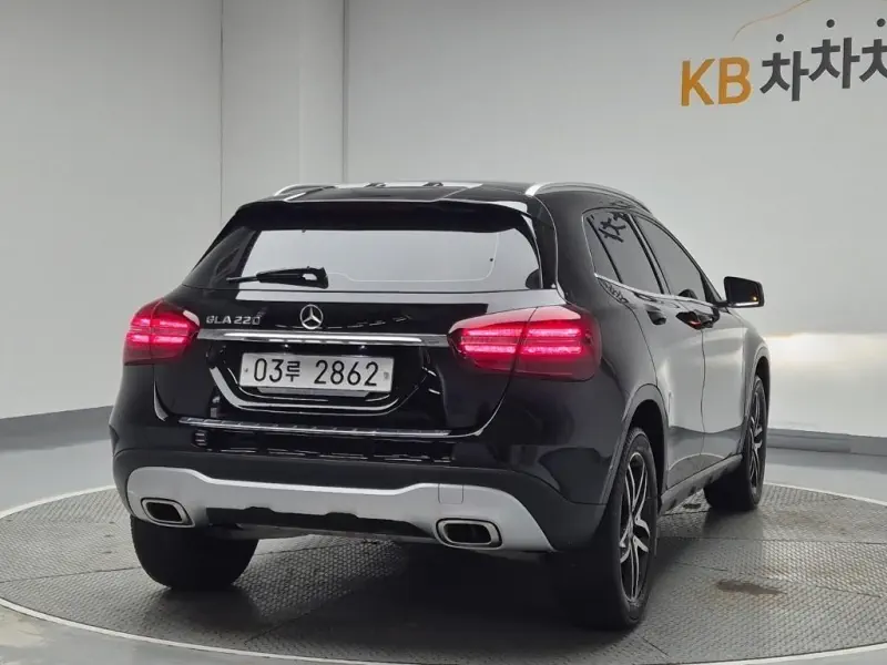 Mercedes-Benz GLA-Class