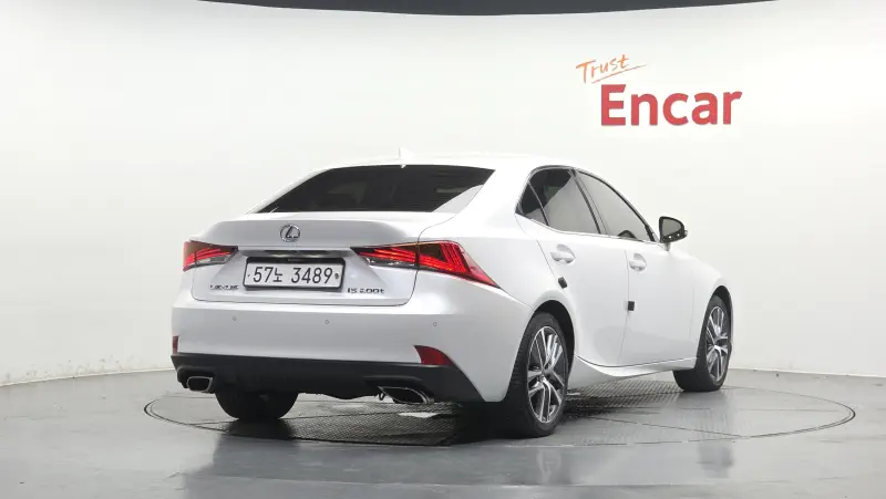 Lexus IS200t