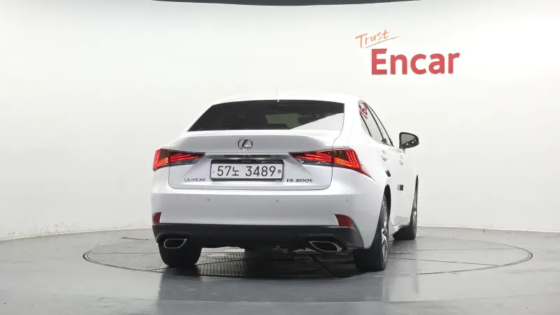 Lexus IS200t