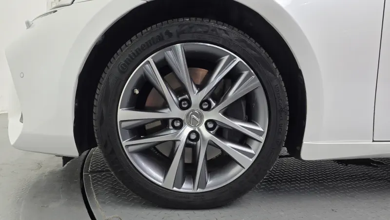 Lexus IS200t