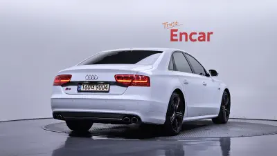 Audi S8