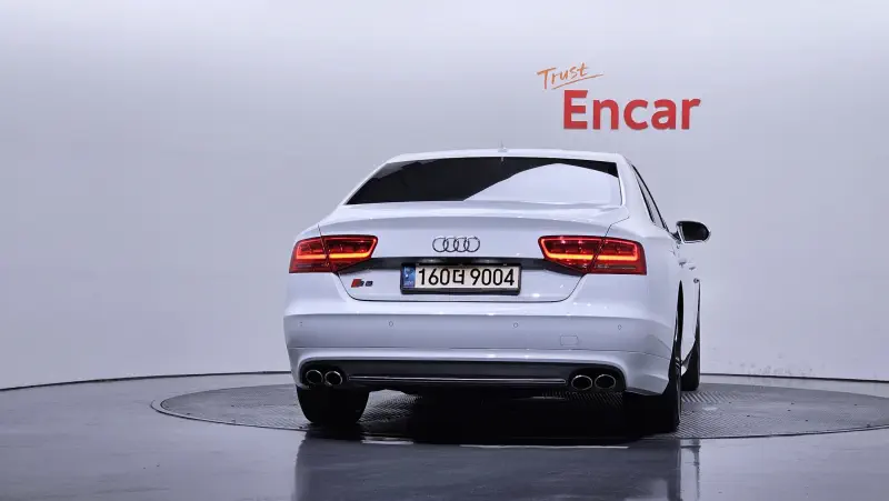 Audi S8